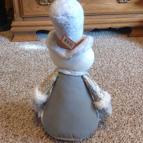 Stuffed Snowman ⛄️- NWT - Picture 4 of 4